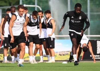 Beşiktaş, çift kale taktik maçı yaptı