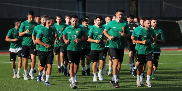 Aliağaspor FK, yeni sezon hazırlıklarına başladı