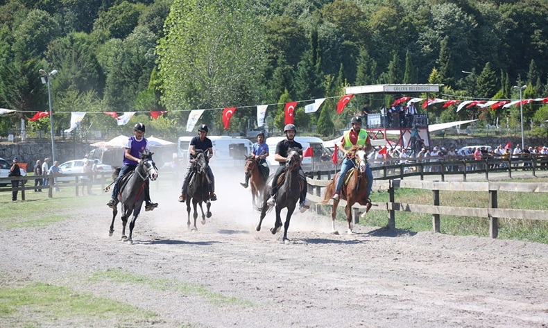 Rahvan at yarışları heyecanı pazar günü yaşanacak