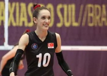 Milli yıldız Selinay Akçin, Manisa BBSK’de
