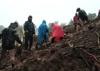 Toprak kaymasında can kaybı 26’ya yükseldi