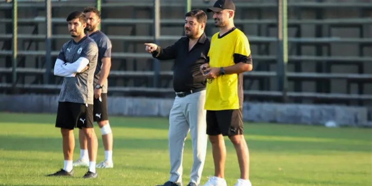 Menemen FK’da Başkan Bilgin Tokul sahaya indi