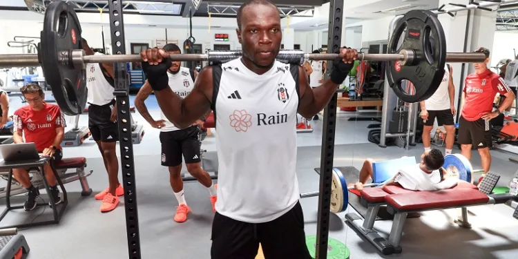 Beşiktaş, salonda çalıştı