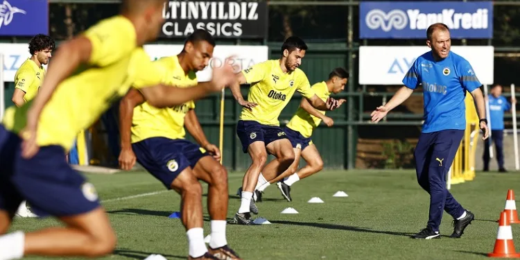 Fenerbahçe, Zimbru hazırlıklarını sürdürdü