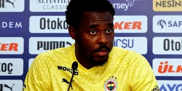 Bright Osayi-Samuel: “Şuan Fenerbahçe’nin futbolcusuyum, yapılan dedikoduları dinlemiyorum”