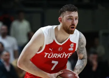 Bursaspor Basketbol ve Milli takım oyuncusu Onuralp Bitim, Chicago Bulls’a transfer oldu