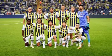 Fenerbahçe ilk resmi maçına taraftarı önünde çıktı