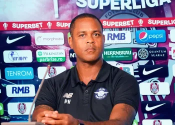 Adana Demirspor Teknik Direktörü Patrick Kluivert: “Adım adım ilerlemek istiyoruz”