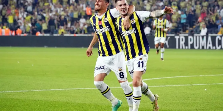 Fenerbahçe, yeni transferleriyle galibiyete uzandı
