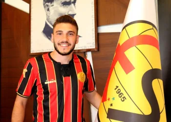 Eskişehirspor’a Alaçatıspor’dan orta saha transferi
