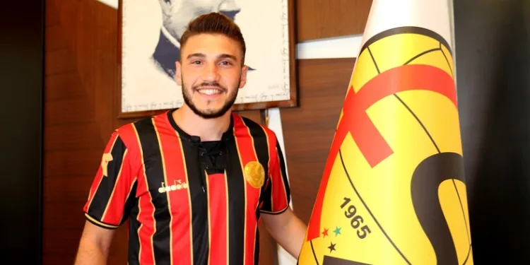 Eskişehirspor’a Alaçatıspor’dan orta saha transferi