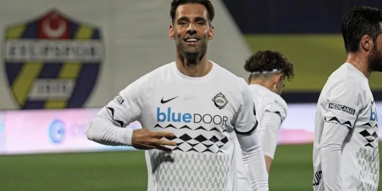Altay’da bir yabancı kaldı