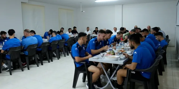 Arguvanspor’da sezon öncesi moral yemeği