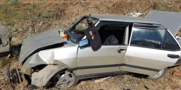 Otomobil şarampole yuvarlandı