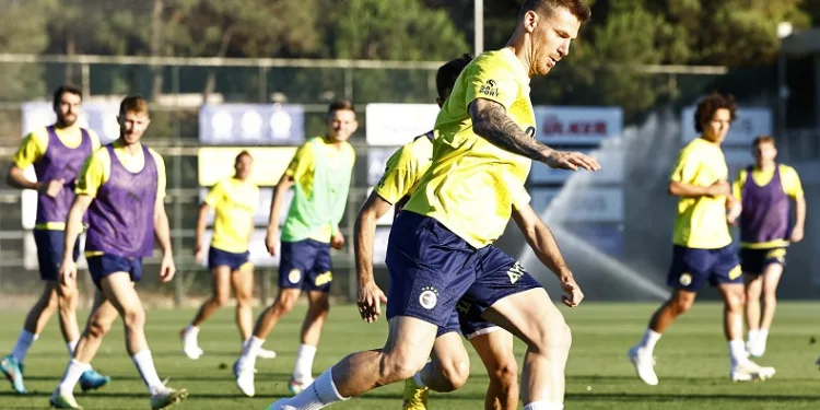 Fenerbahçe, Zimbru maçı hazırlıklarını sürdürdü