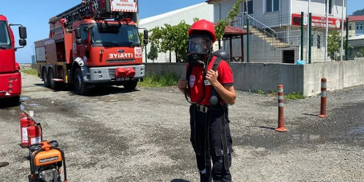 Staj gördüğü itfaiyede Avrupa Şampiyonası’na hazırlanıyor