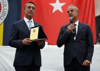 Fenerbahçe Teknik Direktörü İsmail Kartal: “Bütün kupalara adayız”