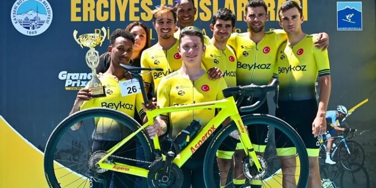 Beykoz Bisiklet Takımı Grand Prix Kultepe’de şampiyon