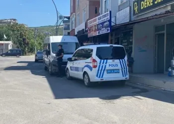 Fotoğrafçı, düğün sahiplerine kurşun yağdırdı
