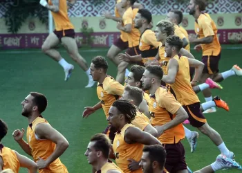 Galatasaray, Zalgiris maçının kadrosunu UEFA’ya bildirdi