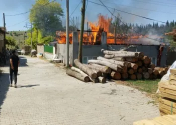 Bursa’da ev küle döndü