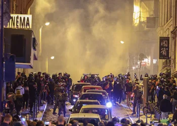 Paris’te belediye başkanının evine saldırı
