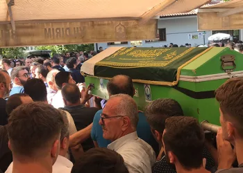 Bursa’da otomobiliyle inşaata uçan genç toprağa verildi