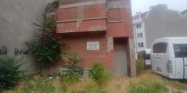 Yıllardır yıkılma tehlikesi var