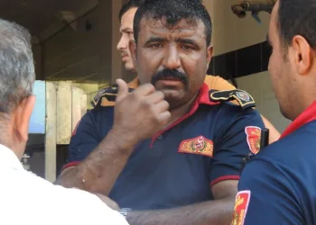 Canını hiçe sayıp dumanların arasına daldı