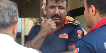 Canını hiçe sayıp dumanların arasına daldı