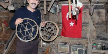 Ata yadigarlarını topladı, müzeye çevirdi