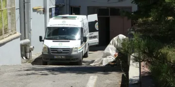 30 bıçak darbesiyle katletti
