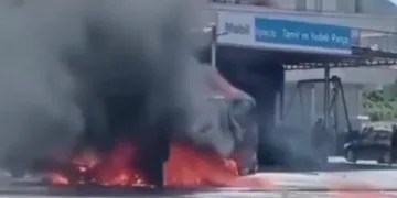 Korkutan araç yangını