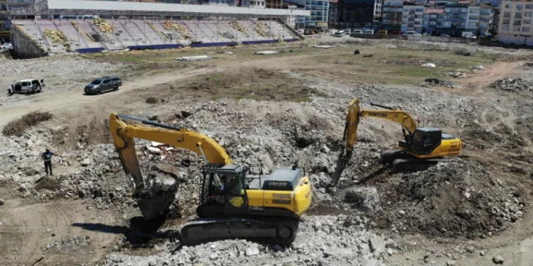 128’nci millet bahçesinde yıkım