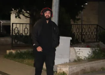 Gündüzleri kavuruyor, geceleri donduruyor