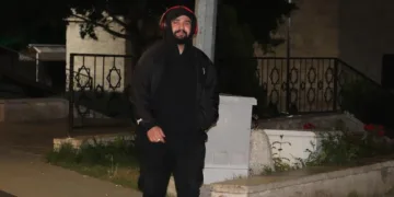 Gündüzleri kavuruyor, geceleri donduruyor