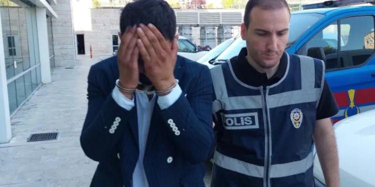 Kazara çarpıştığı şahsı tabancayla yaraladı