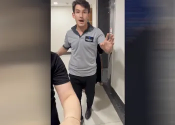 Aşağıya çöp atma kavgası