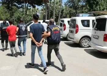 Araç kundaklayan 4 şüpheli yakalandı