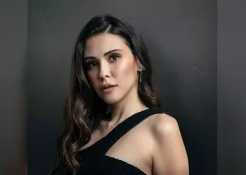 Dilara Aksüyek, futbolcu Cenk’e aşık oldu