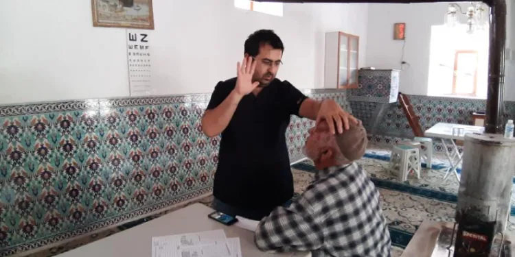 Cami hastane oldu, bahçesi acil servis