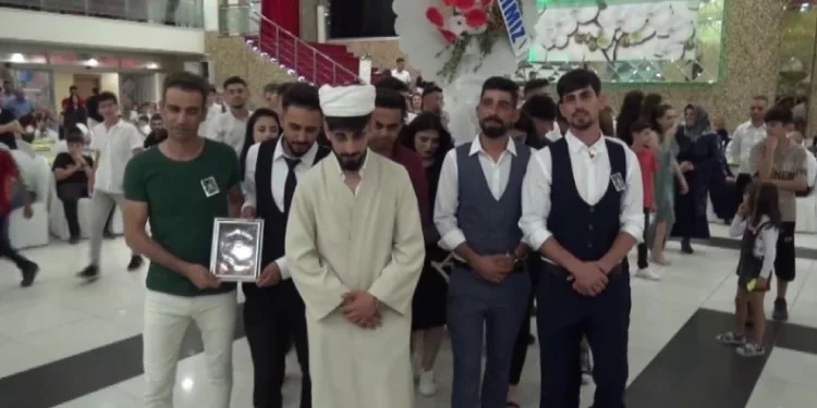 Damada ‘acı kaybımız’ yazılı çelenk