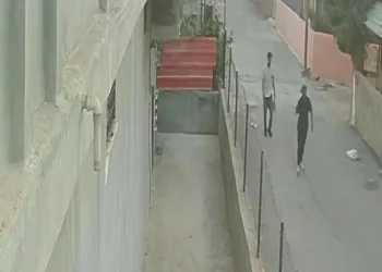 Hırsızlık için taksiyle gelmiş