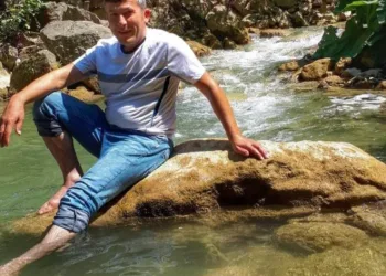 Oğlunu kurtarmak isterken boğuldu