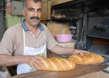 Ekmek yeni fiyattan satılmaya başlandı