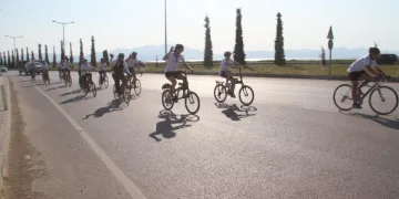Pedallayarak göllerdeki su kuraklığına dikkat çekildi