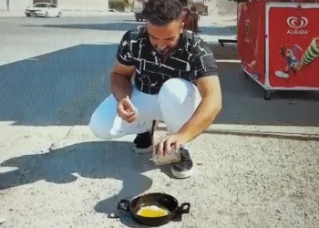 Güneşte yağda yumurta pişirildi