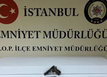 Kiracasını çocukları önünde vurdu