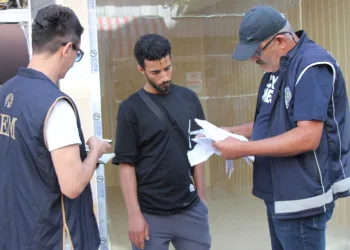 Düzensiz göçmenlere eş zamanlı uygulama