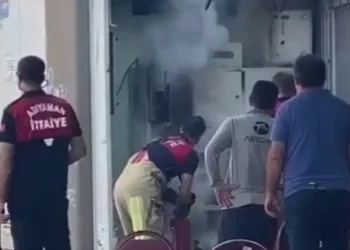 Alev alan trafo paniğe neden oldu